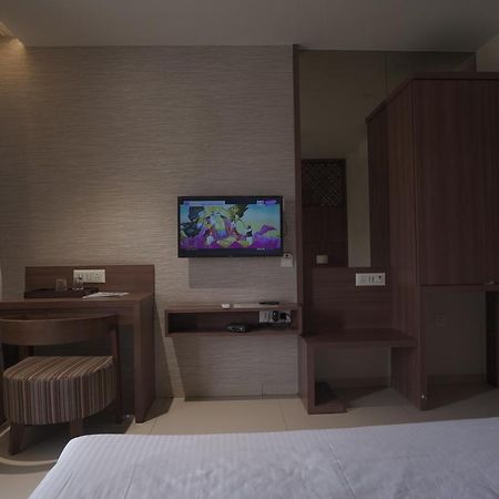 Hotel Mathoshree Thane Zewnętrze zdjęcie