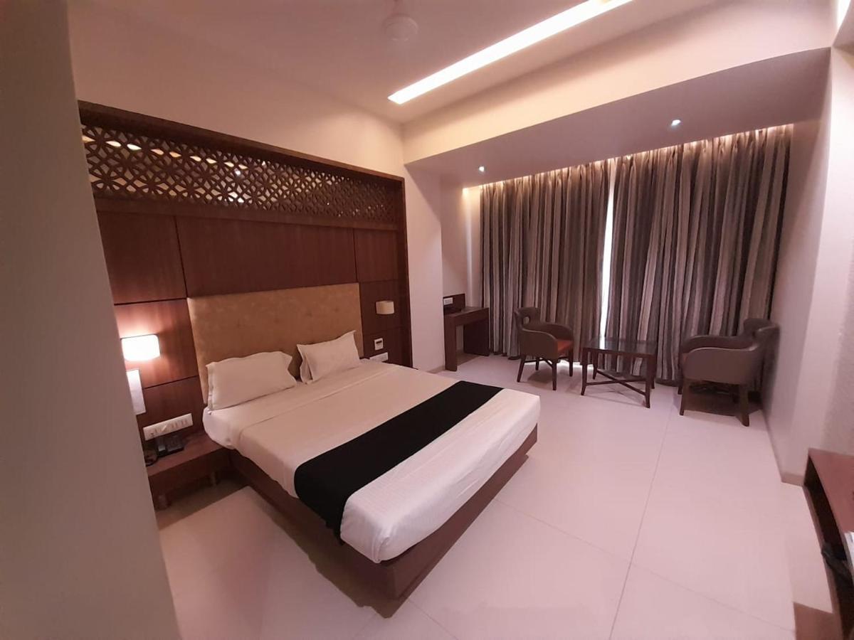 Hotel Mathoshree Thane Zewnętrze zdjęcie