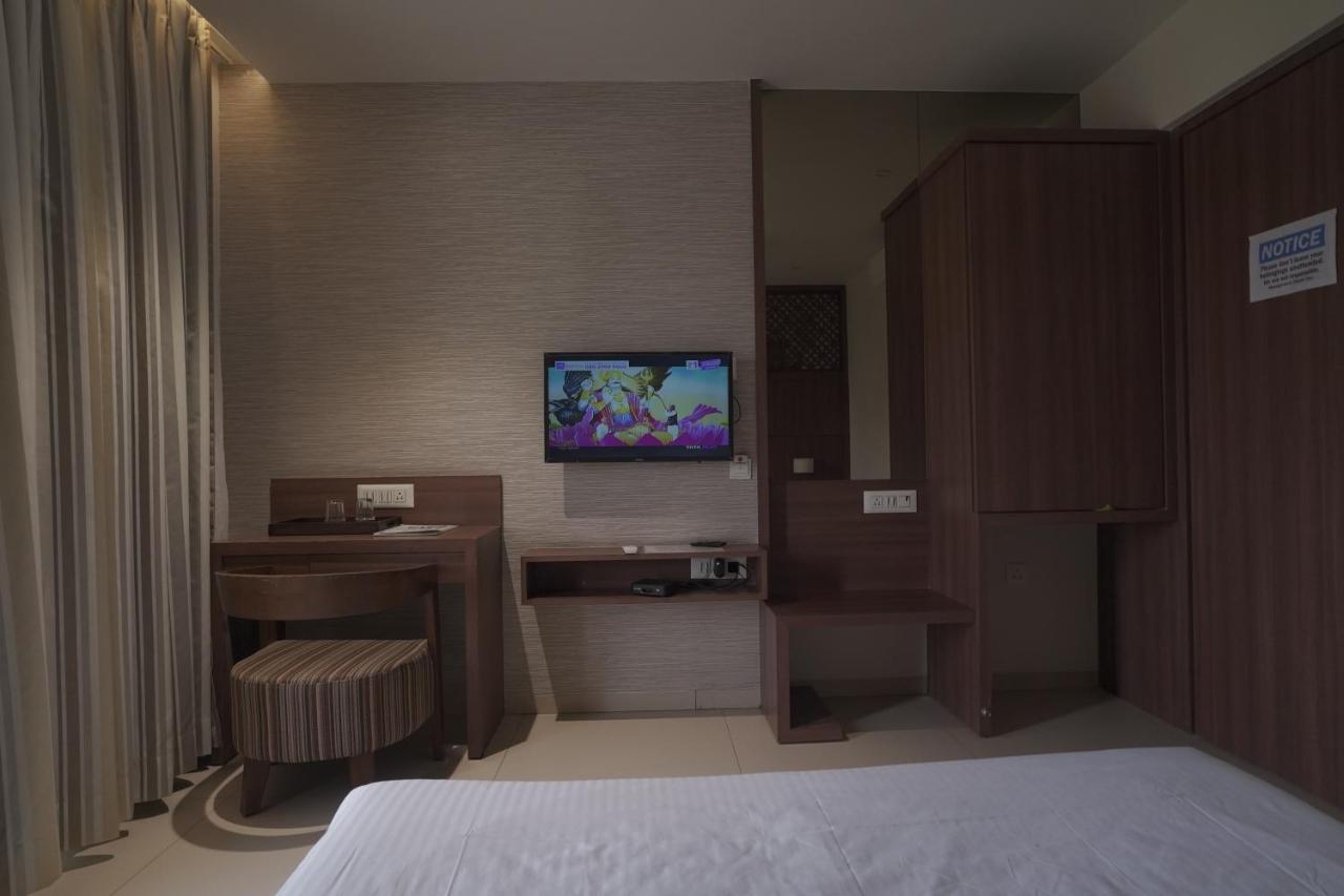 Hotel Mathoshree Thane Zewnętrze zdjęcie