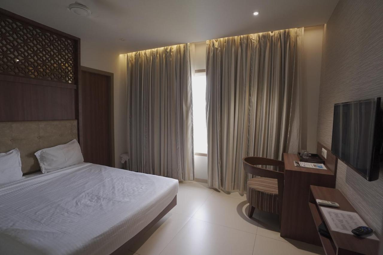 Hotel Mathoshree Thane Zewnętrze zdjęcie